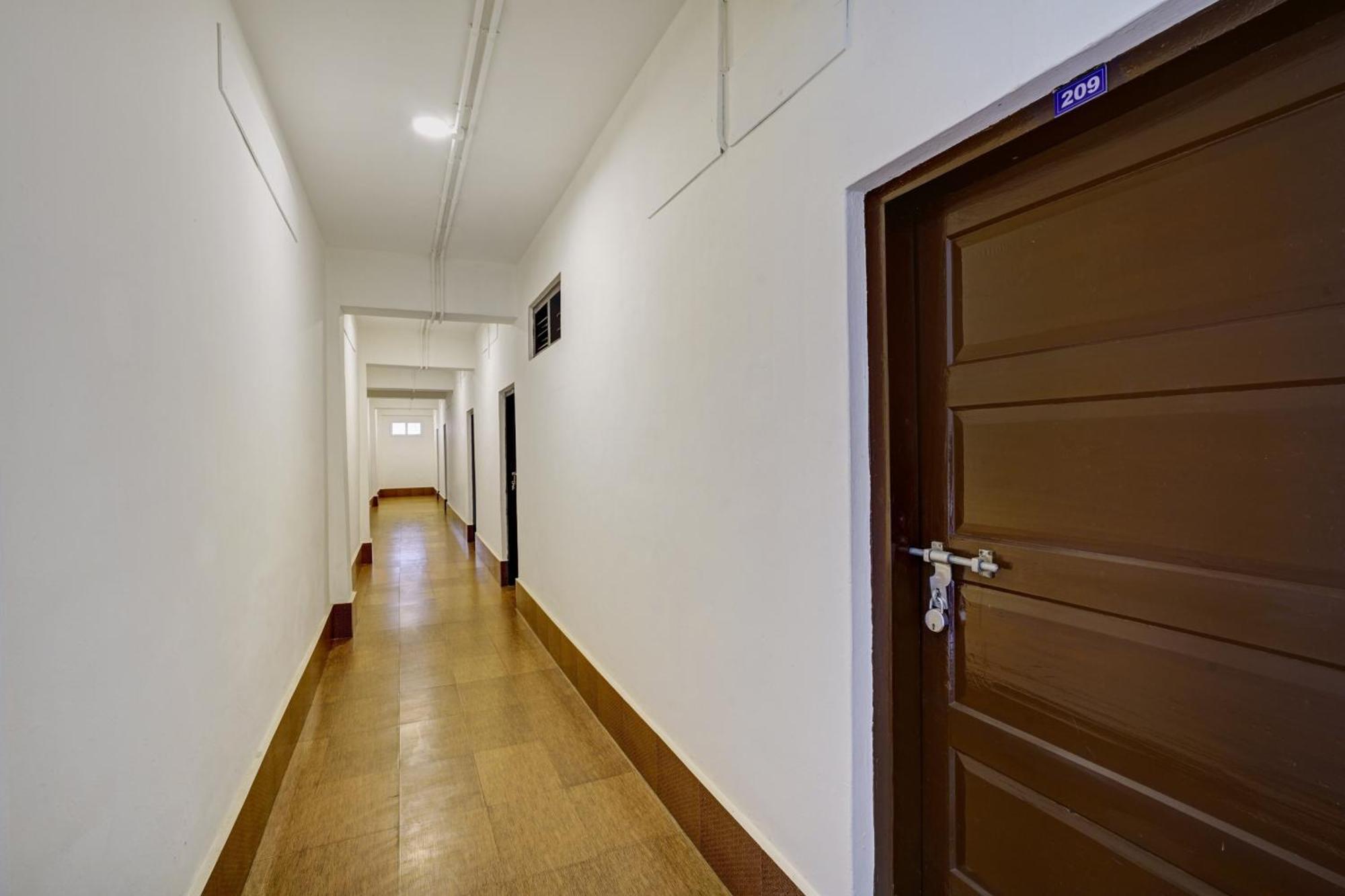 Super Hotel O Ceasar Palace Annex Thodupuzha Eksteriør bilde